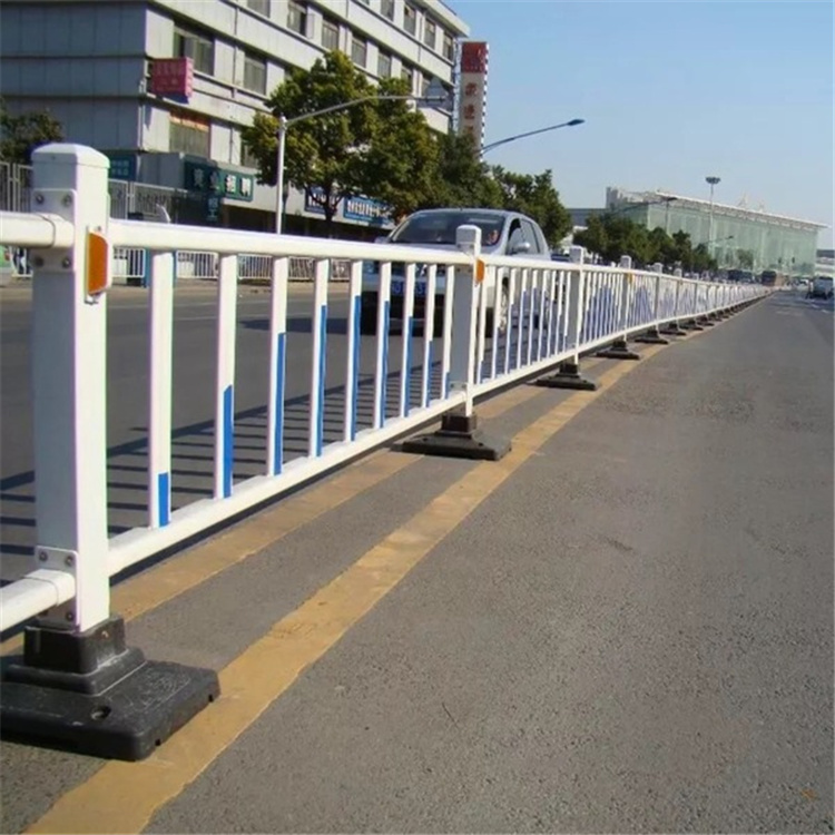 天津道路中間護欄